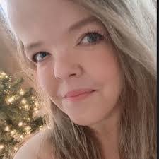 Regina Potts's Instagram, Twitter & Facebook