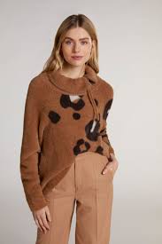 Wear it with everything from jeans to tailoring, or try layering it over dresses. Pullover In Weicher Felloptik Dk Camel Brown 0070910 0788 Oui Online Shop