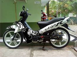 Disini khusus buat penggila modifikasi yang inspirasi bisa mendownload foto atau gambar gratis. Desain Cutting Sticker Motor Vega R Terlengkap Inomodifikasi