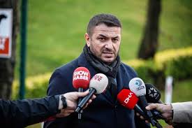Bu ev ailemin evi sedat peker'in devasa muhteşem evi diye görüntüler servis ettiniz. Avukati Baskin Yapilan Villanin Onunde Konustu Iste Sedat Peker E Yonelik Suclamalar Yaralama Yagma Gasp Son Dakika