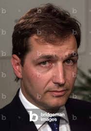 Alan Farthing's Instagram, Twitter & Facebook