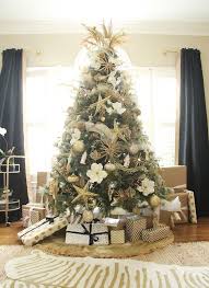 The Best Luxury Christmas Tree Decoration Love Happens Magazine Luxury Christmas Tree Luxury Christmas Decor Metal Christmas Tree