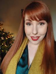 Christmas day redhead selfie . Merry Christmas everyone xx :  rRedheadBeauties