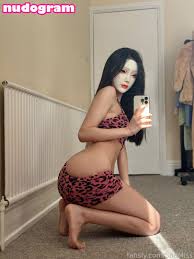 SadMiss Гола изтичане OnlyFans снимка 3 - Nudogram v2.1