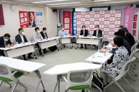 Aug 31, 2020 · 政治ジャーナリストの田崎史郎氏は総裁選の方式について「正式な総裁選をやった方がいいんじゃないかと。やった方がいい理由の一つは、その後に出来た政権が強くなるんですよ。権力基盤が」と通常の総裁選方式で行った方がいいとした。 Iskjarvk Rrkom