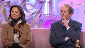 Xv e identico arquitectonicamenete a este em guimarães e que na tal gravura aparece assim com o telhado. Uop4hvw4jhryom