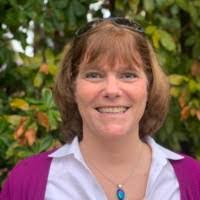 Elizabeth Foraker's Instagram, Twitter & Facebook