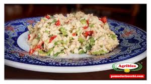 Ricetta insalata estiva fagiolini, mozzarella e tonno. Insalata Di Riso Con Pomodori Secchi Tonno E Fagiolini