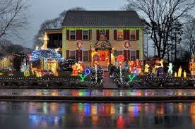 Alibaba.com offers 1,169 icicle drop christmas lights products. These Holiday Lovers Take Christmas Lights To The Next Level Local News Thesunchronicle Com