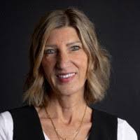 Courtney Wrobel's Instagram, Twitter & Facebook