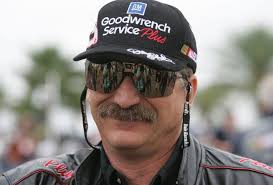 PHOTOS: Fans react to Dale Earnhardt's death after 2001 Daytona 500 crash