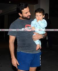 A bunch of extended family members and friends of. Kareena Saif And Taimur Visit Soha Ali Khan On Her Birthday Just A Cute Pic Of Taimur Visiting His Aunt Soha Ali Khan