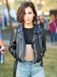 Stylish American Actress Erin Sanders Leather Jacket In 2021 Erin Sanders Actresses Leather Jacket