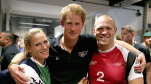 Zara tindall, the daughter of princess anne and granddaughter of queen elizabeth, is expecting another baby with her husband, retired rugby pro mike tindall. Wieder Schwanger 2 Baby Fur Queen Enkelin Zara Phillips Promiflash De