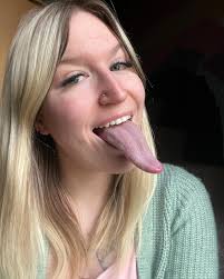 Adrianne Lewis (@_longtonguelewis) • Instagram photos and videos