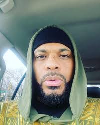 Kenny Black's Instagram, Twitter & Facebook