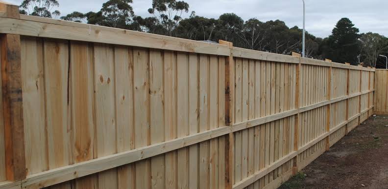 Fencing Contractors SE Melbourne | Colorbond, Timber & Pool | MFW