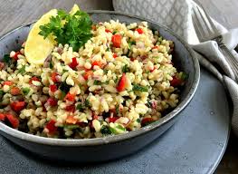 Tabouleh Opskrift Pa Bulgursalat Med Citron Og Persille Madenimitliv Dk Opskrift Bulgursalat Opskrifter Salatopskrifter