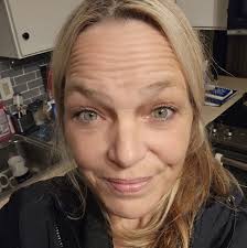 ISO someone who can make graduation cookies