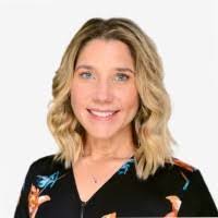 Kim Bechard's Instagram, Twitter & Facebook