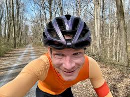 BRYCE. LANCE. THIS ONE-HANDED GRAB FOR THE LEAD 🤯