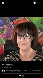 Tusind tak for de smukke blomster Anja Hansen og kage fra Aase igen igen  💜💜💜