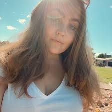 Fanny Snell's Instagram, Twitter & Facebook