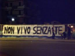 Come organizzare una festa di compleanno per adulti. Striscioni D Amore Per Lui Come Fare Idee Per Sorpresa Sotto Casa E Frasi Per Colpirlo Benessere Donna Online