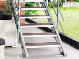 Metalltreppe Wpc Stufen 2 Gelander Aussentreppe Treppe Terrassen Treppe