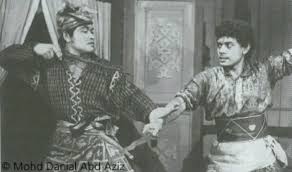 Nama sebenar hang tuah adalah daeng merupawah atau daeng mempawah, iaitu anak kepada raja yang pernah memerintah daerah bajung (ejaan sebenarnya adalah daerah bajeng, gowa, makassar). Hussain Haniff Dengan Hang Jebatnya Kuseman Com