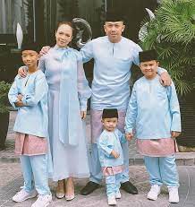 Dikatakan engku emran dan laudya berkenalan melalui aktres nora danish dan suami nedim nazri pada mac 2017. Tiada Sebab Putuskan Hubungan Dengan Bekas Mertua Nora Danish