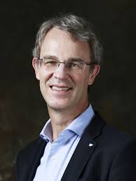 Stabsübergabe bei zahlreichen LAs