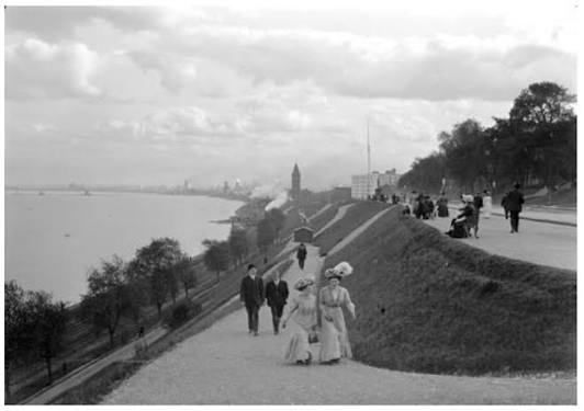 Milwaukee has always had a beautiful lakefront, both now and in the early 1900s, pictured here. Photo from the Sumner W. Matteson Collection. #MilwaukeeMonday
