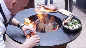 Ofyr The Art Of Outdoor Cooking Lobster With Creamy Butter Feuertonnen Rezepte Und Feuerstelle
