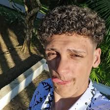 BGS 2025 ✨️🎮 Depois de 10 anos, fui pra @brasilgameshow nesse ano e foi  sensacional! Aproveitei pra encontrar o @danilo_mnzs, um amigo que fiz pela  internet há quase 10 anos jogando Minecraft