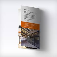 Nachdem die vorlage ausgefüllt und ausgedruckt wurde, sollte das einladungsschreiben anschließend vom. Flyer Einladung Vernissage Patrizia Kramer Design