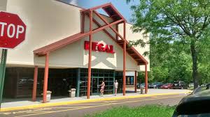Sett av en dag til å oppleve severdigheter som gullivers kingdom temapark, golden. Movie Theater Regal Cinemas Barn Plaza 14 Reviews And Photos 1745 S Easton Rd