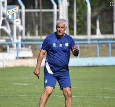 Es una de las grandes figuras de colón de santa fe, que viene de ganar la copa de la liga 2021 con él. Atletico Tucuman Y Omar De Felippe Se Ilusionan Con El Pulga Rodriguez 30 Noticias