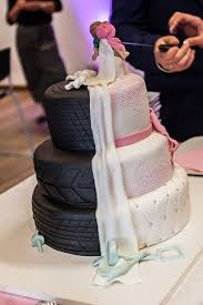 Autoreifen by herrzudemkuchen from desktop or your mobile device. Wir In Freilingen Aussergewohnliche Hochzeit In Freilingen In Schnellen Autos Mit Hund Zum Pinken Gluck