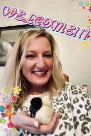 Lynn Boyett's Instagram, Twitter & Facebook