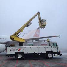 Swissport Deicing Truck Chrisrosti Vehicles In The Airport Trucks Vehicles Cars