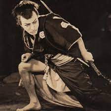 唐突ですが田村正和さんのお父さんの阪東妻三郎もえげつなく美しいのでぜひご確認ください 侍アートワーク 日本映画 無声映画