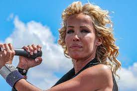 In late 2014 she became a contestant on the fifth season of tf1's danse avec les stars. Drugs Sexual Assault Private Life His Confidences In Resilience Archyde