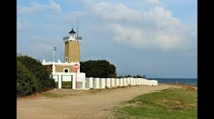 Στην αρκίτσα μπορεί κανείς να βρει κάθε λογής φρέσκα ψάρια, χταπόδια και άλλα θαλασσινά που αλιεύονται στον ευβοϊκό κόλπο. Faros Arkitsas Lighthouse Arkitsa Greece Youtube