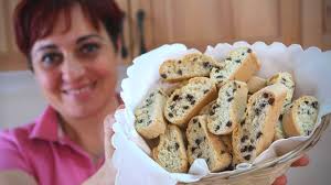 Accendi il forno, portalo a 170°c. Cantucci Al Cioccolato Ricetta Facile Fatto In Casa Da Benedetta Youtube