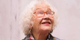 Karen Morden's Instagram, Twitter & Facebook