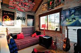 12 Chambres D Ado Inspirees De La Musique Bricobistro Chambre Punk Rock Chambre Ado Themes Chambre
