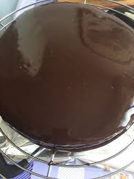 Ecco come il re del cioccolato utilizza la nostra pasticcera per i suoi deliziosi dolci. Torta Sacher Ricetta Di Ernst Knam Dolcicolcuore