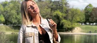 Moundir et les apprentis aventuriers en streaming. Moundir Et Les Apprentis Aventuriers 4 Jonathan Et Sarah Lopez En Couple On A La Preuve Mce Tv