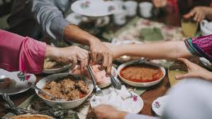 Dalam sehari saja maka adzan dikumandangkan sebanyak 5 kali (sesuai waktu shalat), dan ini dalam satu mesjid saja, kemudian dikali dengan banyak. Doa Sesudah Makan Dan Artinya Sesuai Ajaran Rasulullah